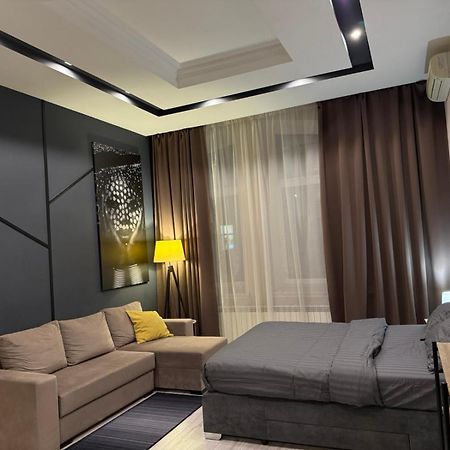 Vip - Дві Спальні Метро Хрещатик Лютеранська 3 Kiev Exterior foto