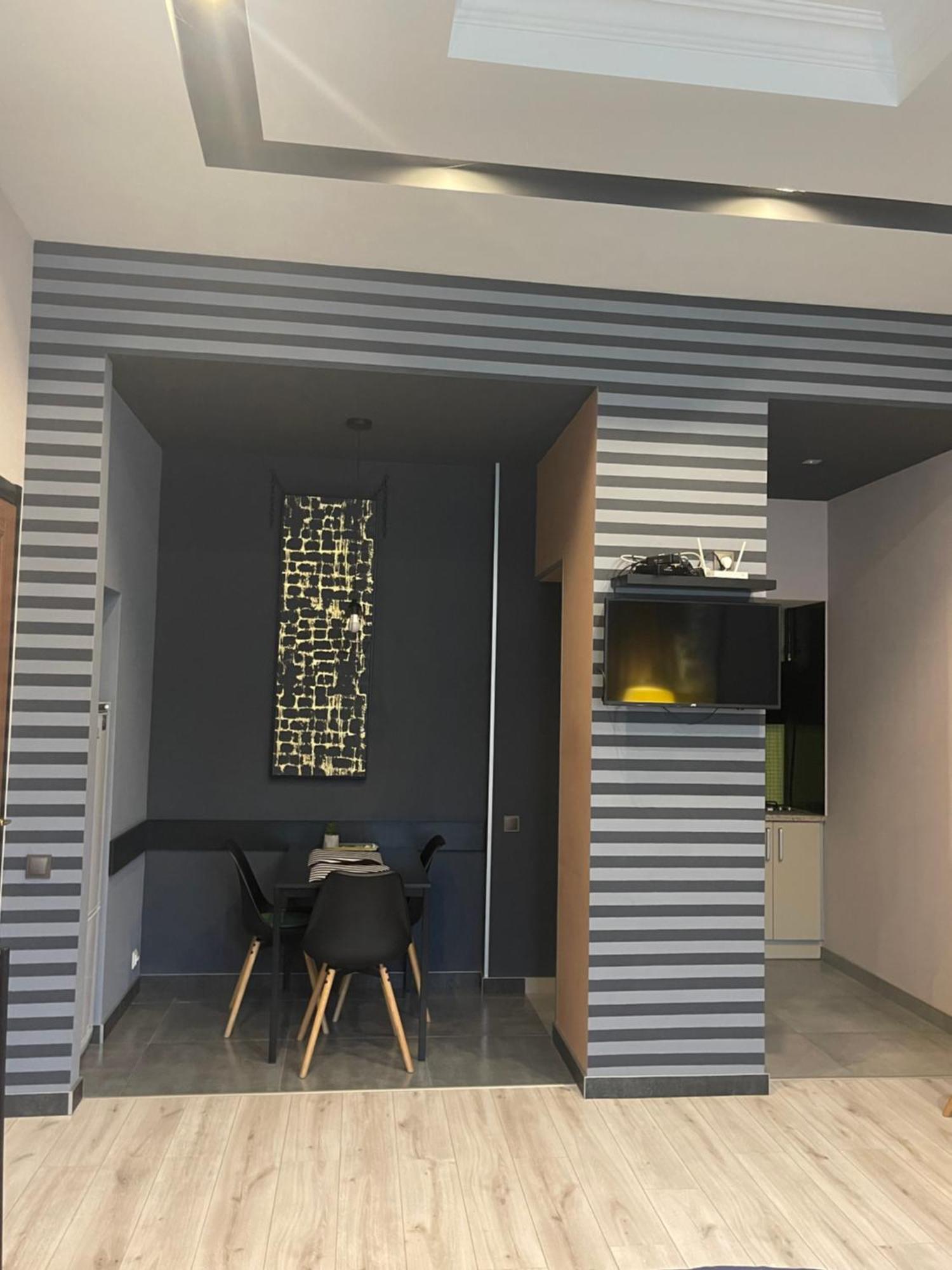 Vip - Дві Спальні Метро Хрещатик Лютеранська 3 Kiev Exterior foto